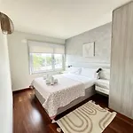 Bright 2 Bedroom With 2 Terraces Pool And Parking Near Diagonal Mar 公寓 *