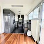Bright 2 Bedroom With 2 Terraces Pool And Parking Near Diagonal Mar * 圣阿德里安-德贝索斯