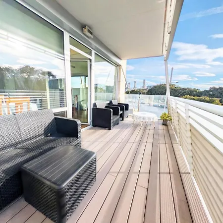 Bright 2 Bedroom With 2 Terraces Pool And Parking Near Diagonal Mar 公寓 *