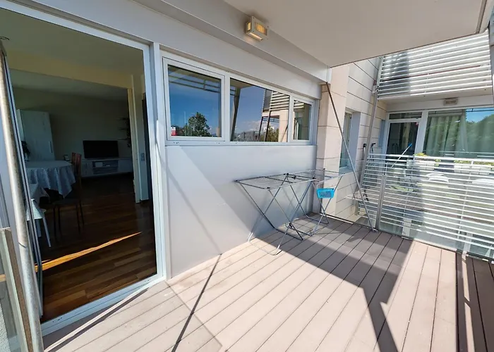Daire Bright 2 Bedroom With 2 Terraces Pool And Parking Near Diagonal Mar *