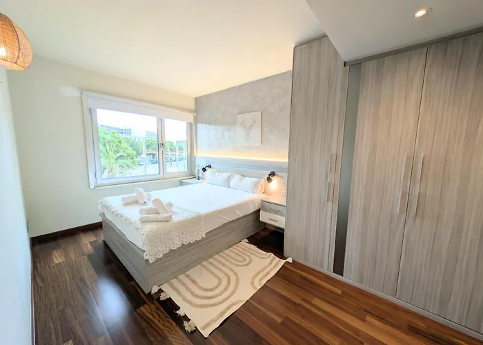 Bright 2 Bedroom With 2 Terraces Pool And Parking Near Diagonal Mar Sant Adria de Besos