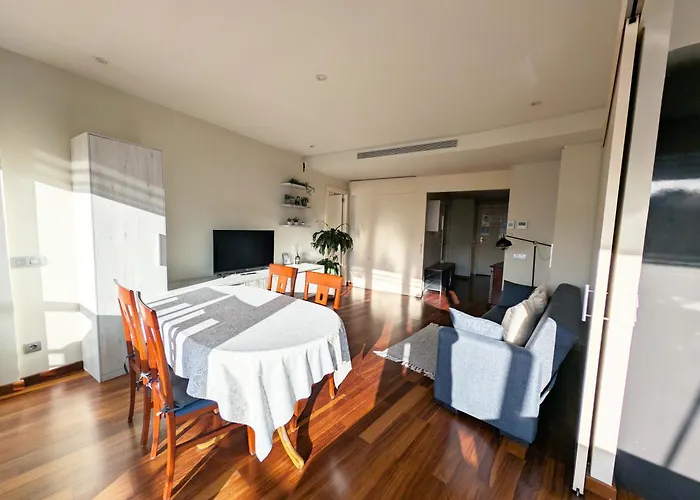 Bright 2 Bedroom With 2 Terraces Pool And Parking Near Diagonal Mar *