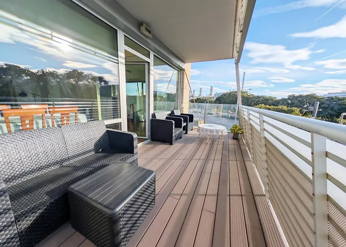 Bright 2 Bedroom With 2 Terraces Pool And Parking Near Diagonal Mar *